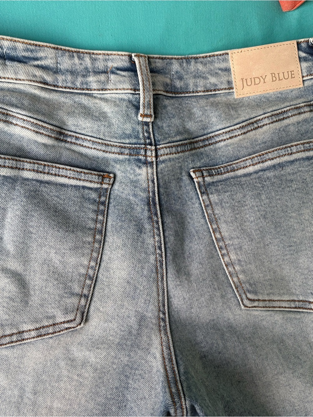 Judy Blue Los Angeles Wide Crop Jeans in Light Blue - Picture 9 of 11